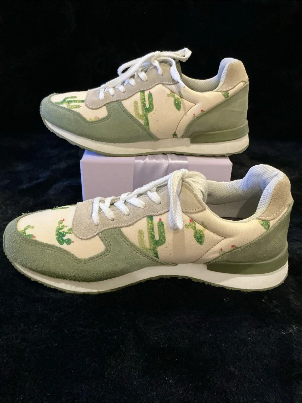inkkas Prickly Jogger Green and Cream Cactus Print Sneakers W 12, M 10